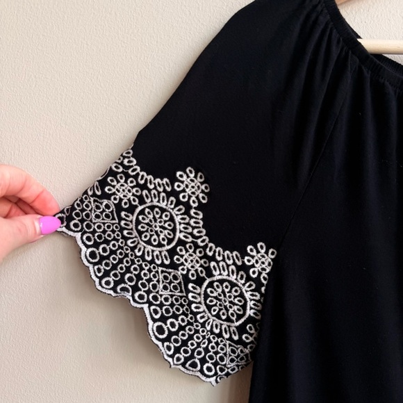 Adrianna Papell Scalloped Embroidered Hem Off Shoulder Top - Picture 6 of 12